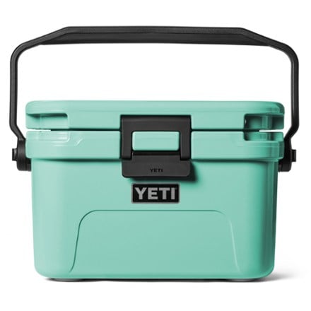 YETI Roadie 8 Hard Cooler 1