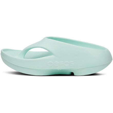 OOFOS ooriginal Unisex Seafoam Flip Flops M4/W6 OOFOS OOriginal Sandal | Free Shipping Orders $99+ | Fleet Feet main image 3