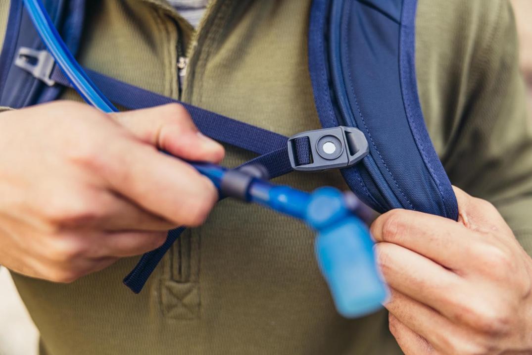 Location Image for Inertia 18 H2O Hydration Pack - Closeout - Men's