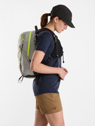 Arc'teryx Aerios 15 Pack - Women's 5
