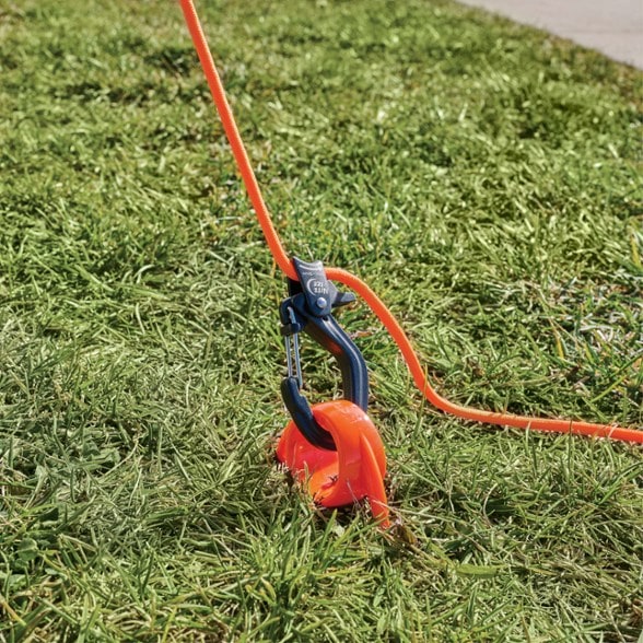 Location Image for CamJam SlideLock Cord Tightener with 10' Paracord - Small