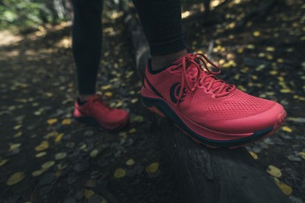 Location Image of color Dusty Rose/Navy