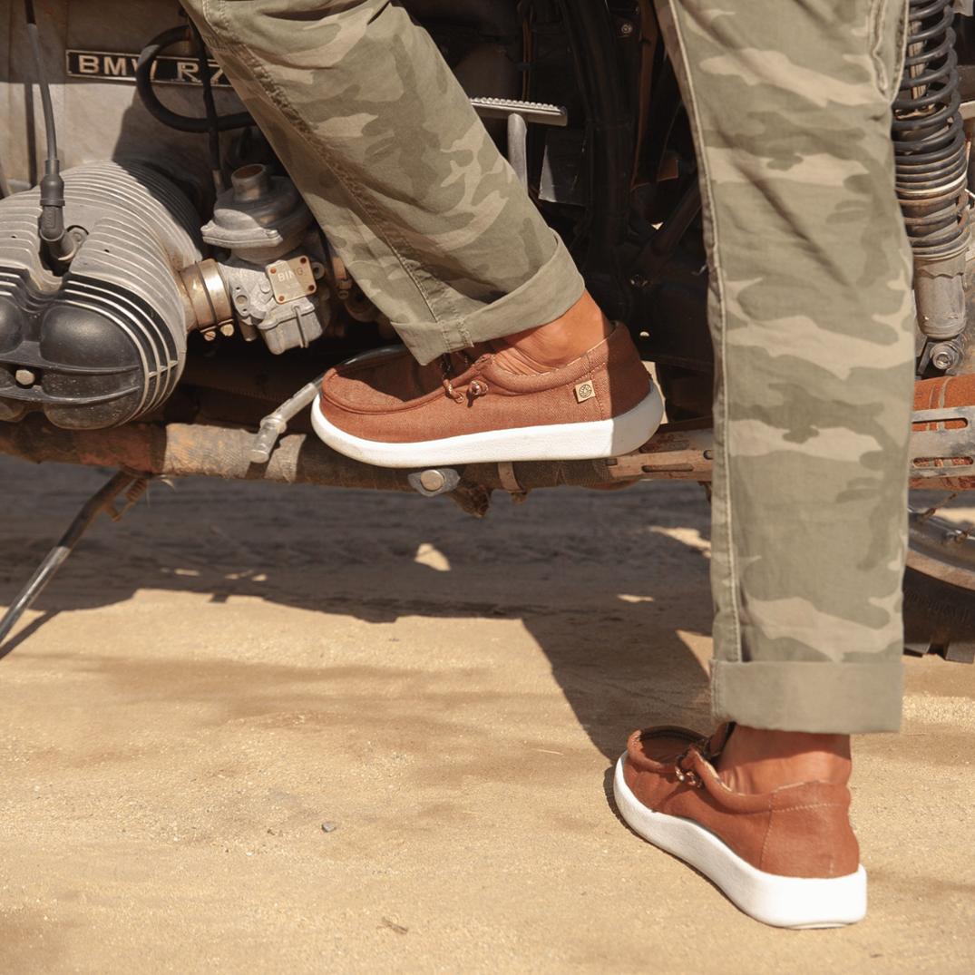 Location Image for Cloud9 Venture Lace-Up Shoes - Men's