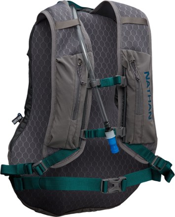 Nathan Crossover 10 Liter Hydration Pack 4