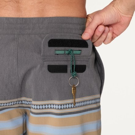 VISSLA Issaquah 18.5" Boardshorts - Men's 7