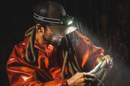Coast WPH32R 2,000-Lumen Rechargeable Headlamp 2