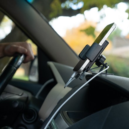 Nite Ize Squeeze Universal Dash Mount 5