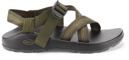 mens wide chacos