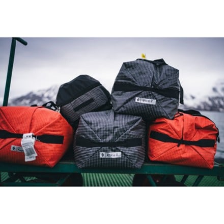 Black Diamond Mission 100 L Duffel Bag 6