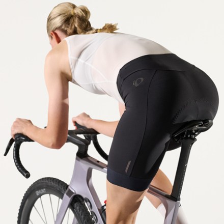 PEARL iZUMi Red Cycling Shorts - Women's 7