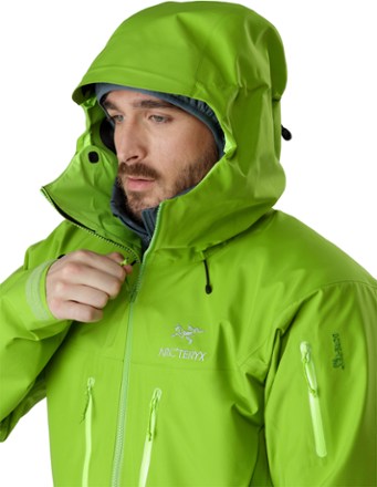 In hand review] Arc'teryx Alpha SV in sage green from