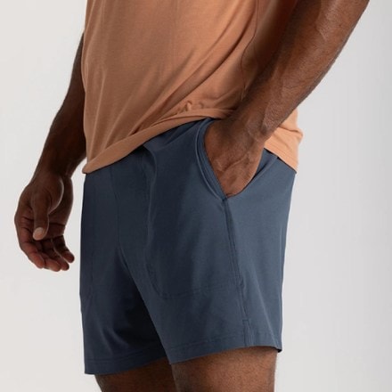 Free Fly Lined Active Breeze 5.5" Shorts - Men's 2