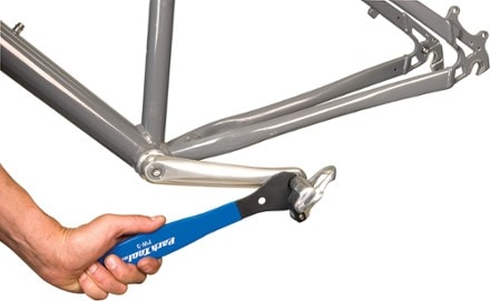 Park Tool PW-5 Home Mechanic Pedal Wrench In use