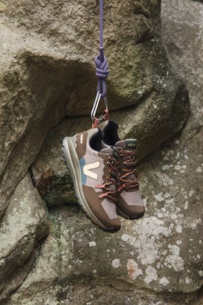 VEJA VEJA x Finisterre Fitz Roy Hiking Shoes - Women's 10