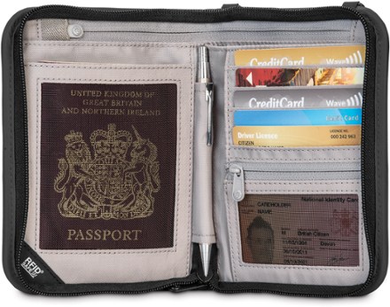 Pacsafe RFIDsafe V150 RFID-Blocking Compact Organizer In use