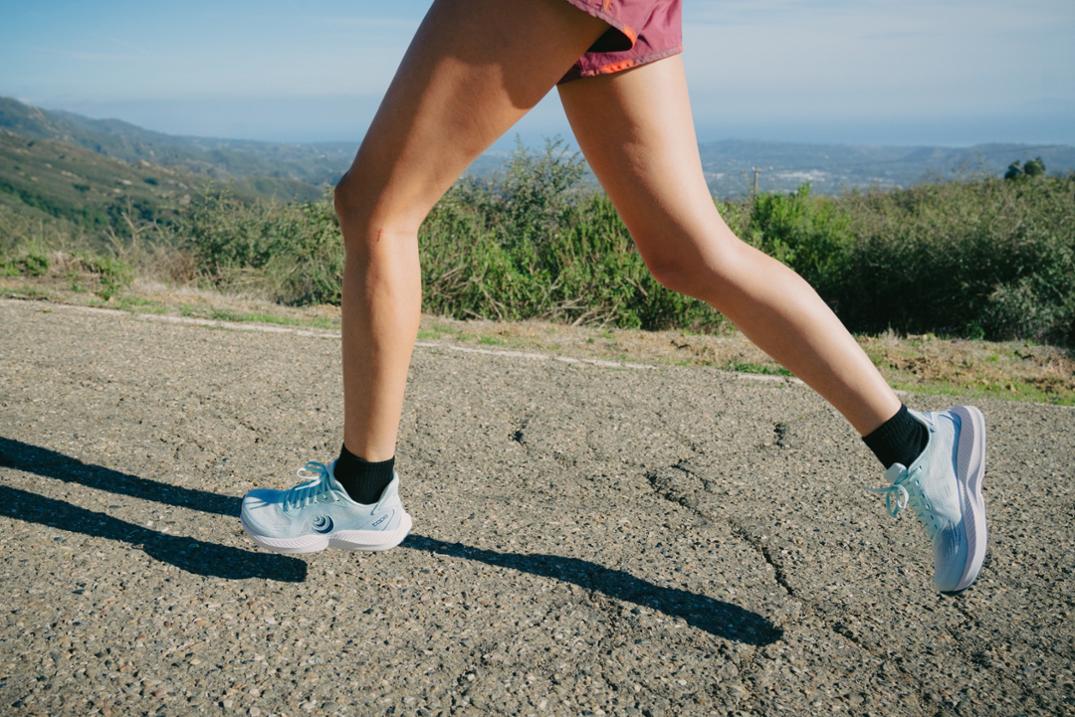 Location Image for Fli-Lyte 6 Road-Running Shoes - Women's