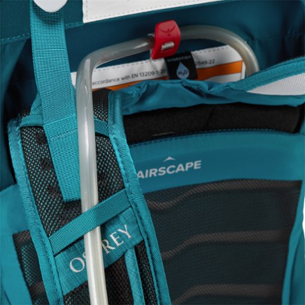 Osprey Poco SLT Child Carrier Hydration port & tube routing