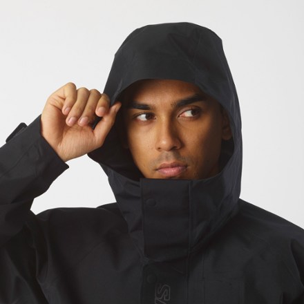 Salomon Essential GORE-TEX Shell Jacket 4
