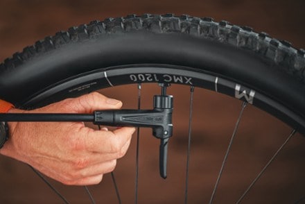 Feedback Sports Pneuma CC Compact Charger Floor Pump 7