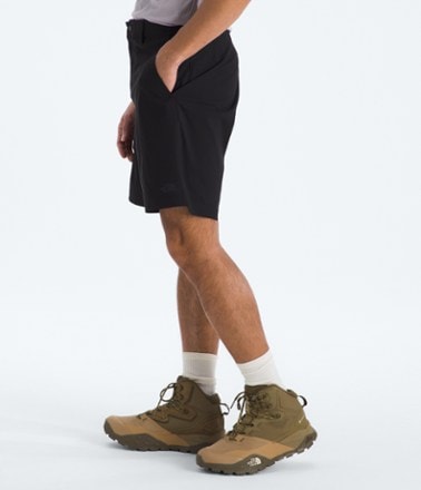 The North Face Basin 9" Shorts - Men's 3