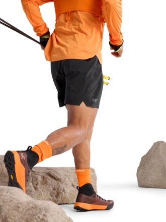 Arc'teryx Norvan 5" Shorts - Men's 6