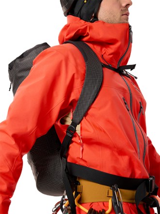 Arc'teryx Alpha SV Jacket - Men's 10