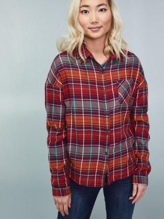 Product image for Model info: Height: 5' 9" | Chest: 32" | Waist: 24" | Wearing size M