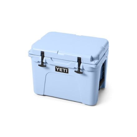 YETI Tundra 35 Cooler 1