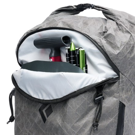 Black Diamond Cirque Ultra 25 Snow Pack Accessories not included