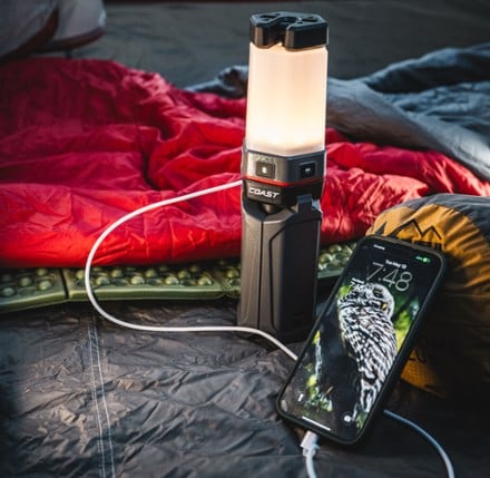 Coast EAL75R 2000 Lumen Voice-Control Rechargeable Telescoping Lantern 8