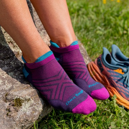 Darn Tough Run No-Show Tab Ultralightweight Cushion Socks - Women's 1