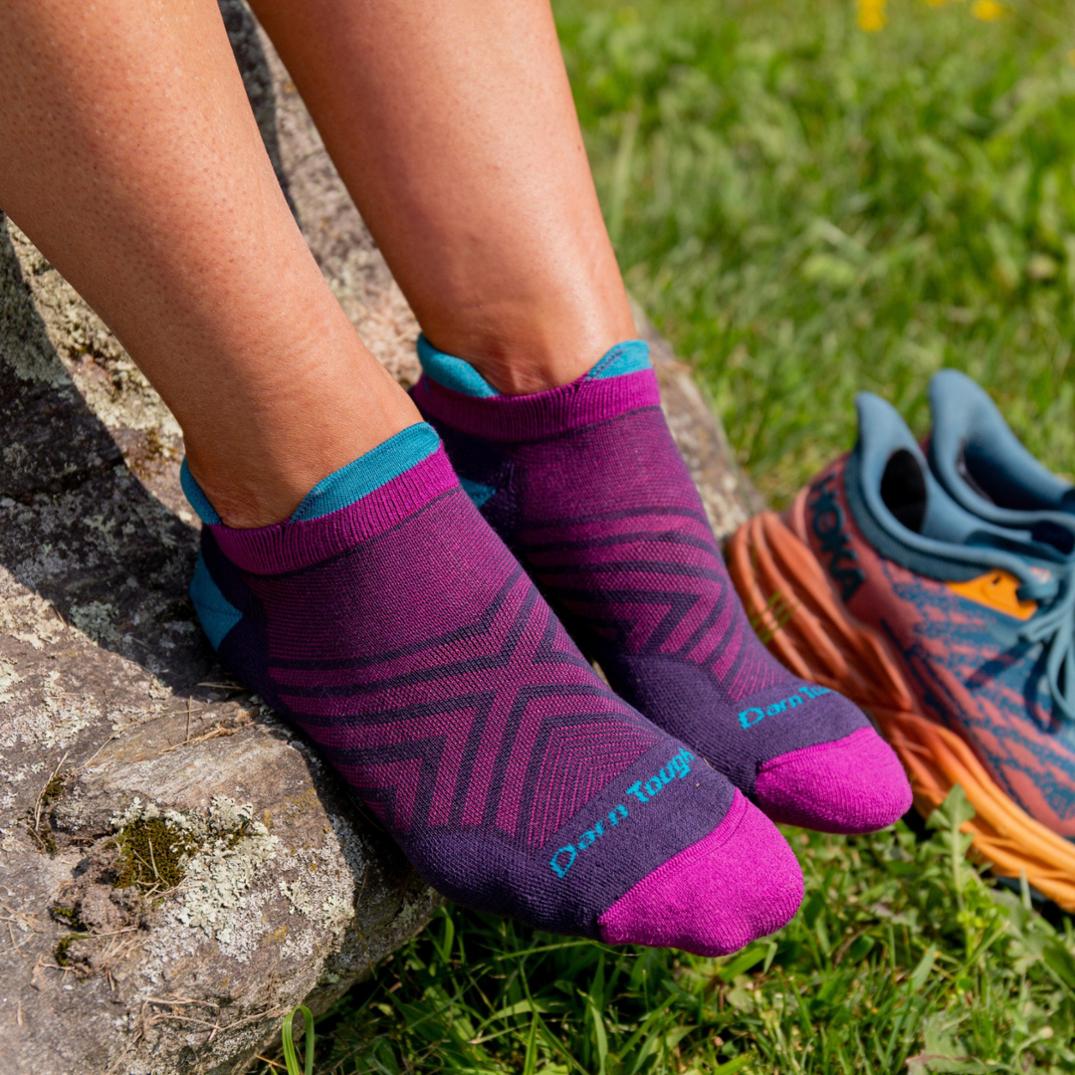 Location Image for Run No-Show Tab Ultralightweight Cushion Socks - Women's