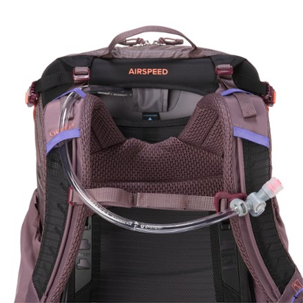 Osprey Mira 24 Hydration Pack - Women's Hydration port & tube routing