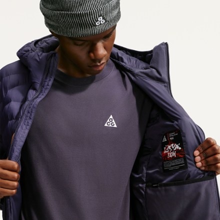 Nike ACG Lava Flow Hooded Insulated Jacket - Men's 6