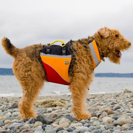 UD Flotation Vest positions most of its buoyancy under the chest
