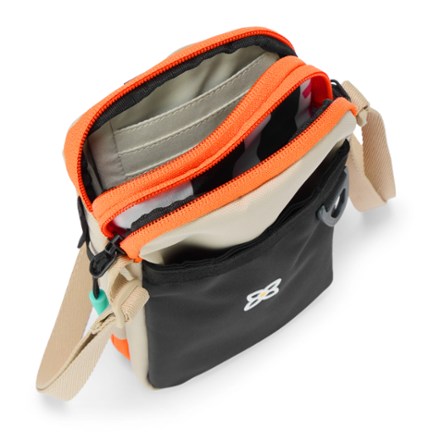 Sherpani Cruz Crossbody Bag - Women's 6