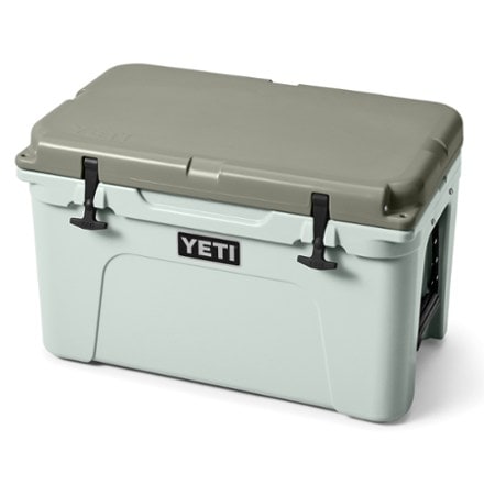 YETI Tundra 45 Cooler 2