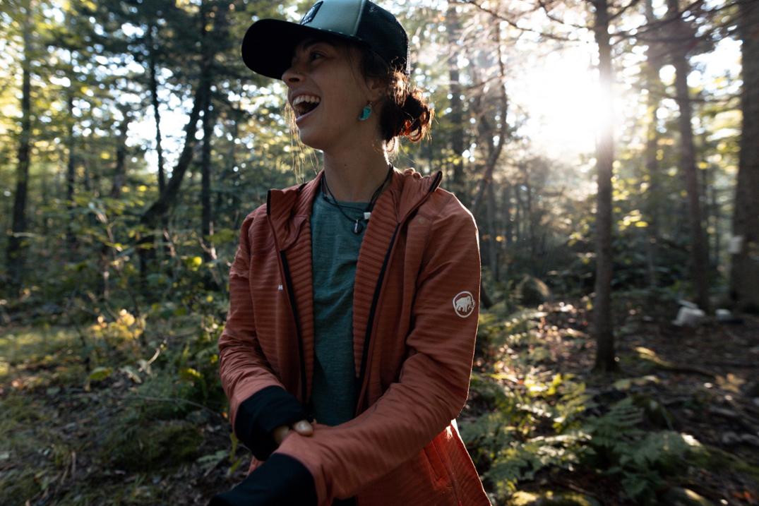 Location Image for Taiss Light ML Hooded Jacket - Women's