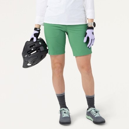 Stio OPR 9" Bike Shorts - Women's 5