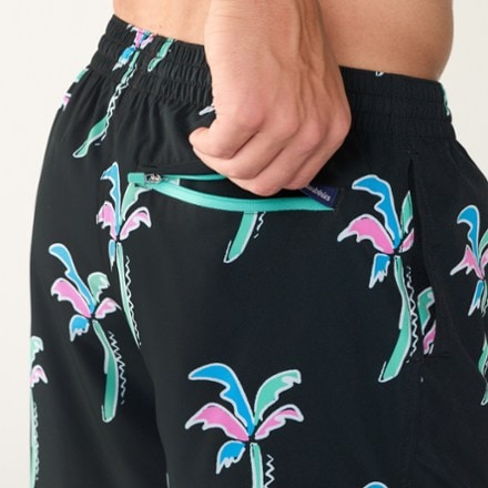 Chubbies Stretch 5.5" Swim Trunks - Men's 4