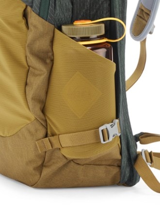 Osprey Nebula 32 Pack Water bottle pocket (Water bottle sold separately)