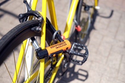 Kryptonite Evolution Standard U-Lock 3