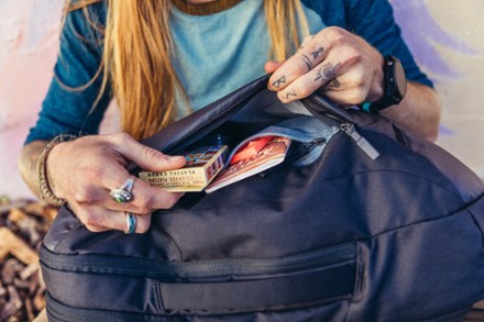 Gregory Border 25 Travel Pack 7