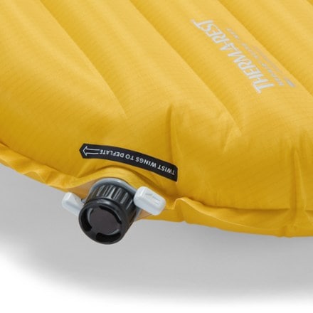 Therm-a-Rest NeoAir XLite NXT Sleeping Pad Air valve