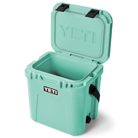 YETI Roadie 24 2.0 Hard Cooler 4