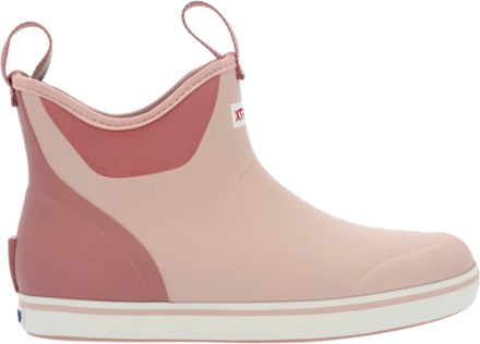 Xtratuf Women's 6 Ankle Deck Boot Blush Pink / 8