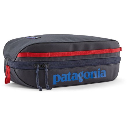 patagonia black hole 2l shower kit Duffel 70L  Saratoga Outdoors this travel bag offers an exceptional blend of durability Patagonia Black Hole Cube -
