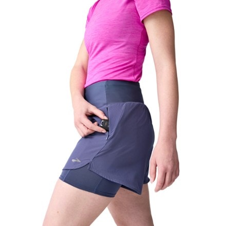Brooks 2-in-1 Chaser 5" Shorts 2.0 - Women's 3