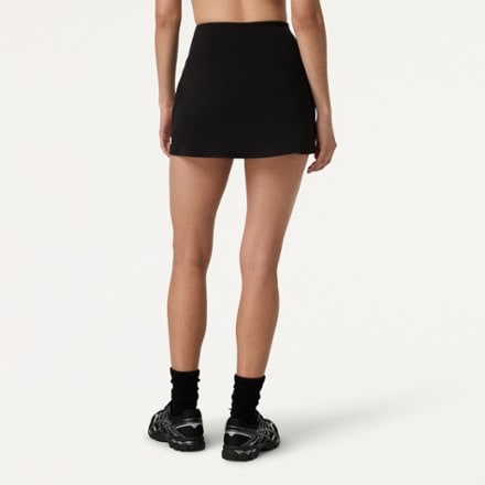 Vuori AllTheForm Skirt 2