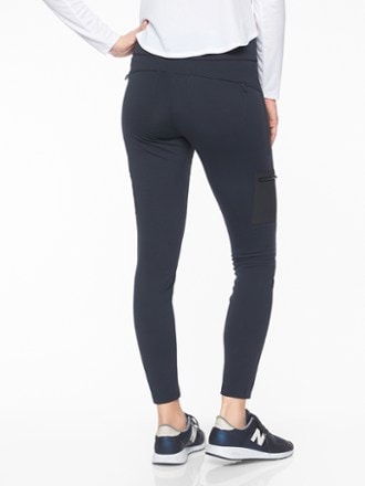 Athleta $108 Headlands Hybrid Cargo Tight Pant